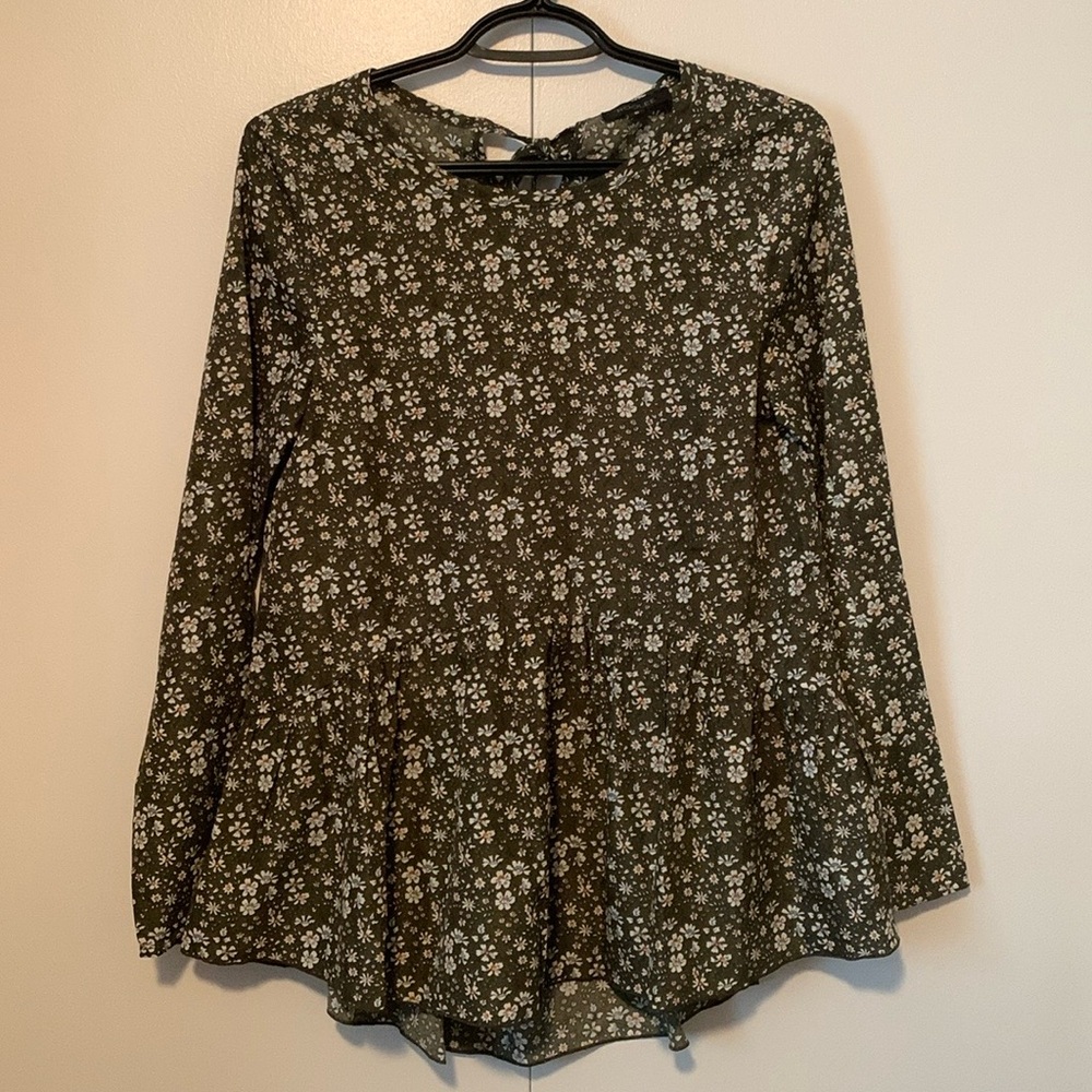 Like New ROOLEE Green Floral Print Flowy Bottom Long Sleeve Blouse Size Small